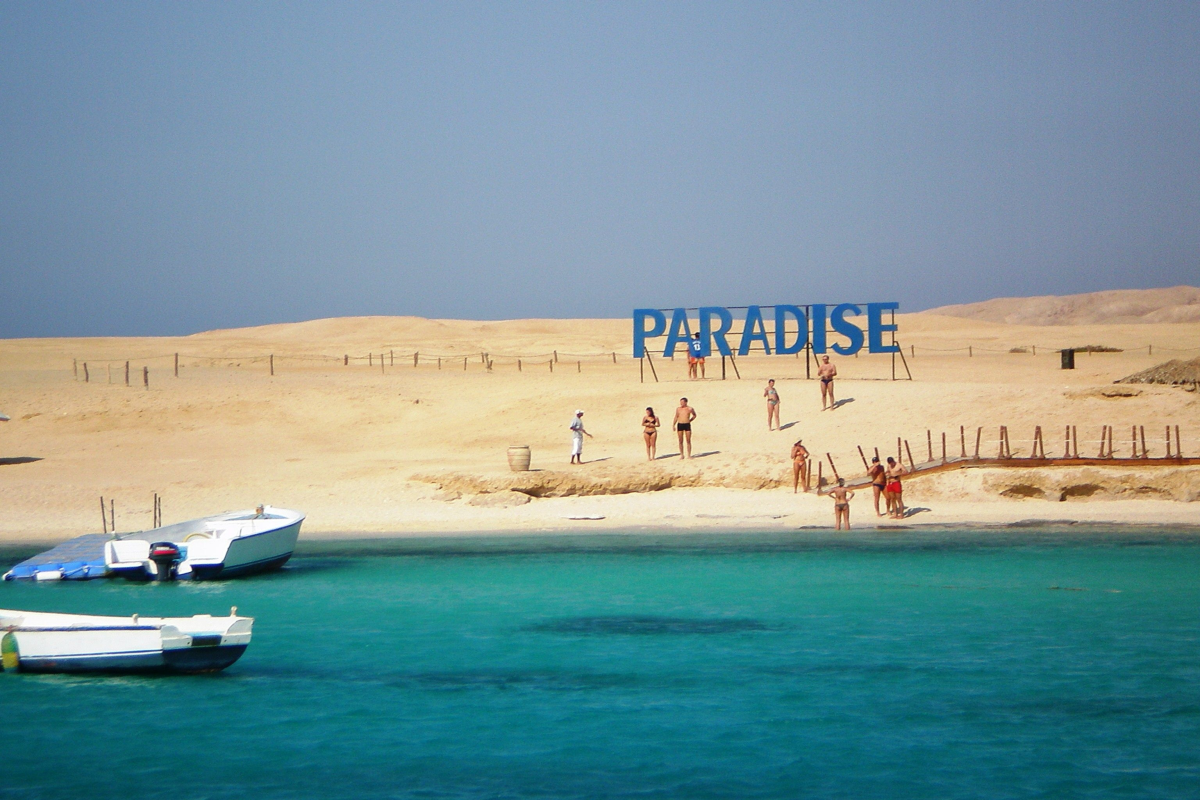 Paradise island full day snorkeling trip4